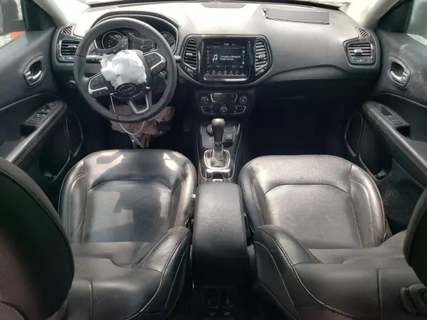 3C4NJDCB8JT255880 2018 JEEP COMPASS - Image 8