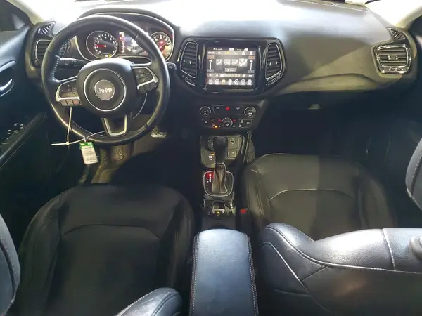 3C4NJDCB8JT258813 2018 JEEP COMPASS - Image 8