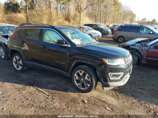 3C4NJDCB8JT264014 2018 JEEP COMPASS - Image 1