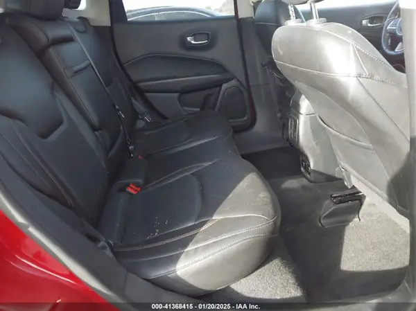 3C4NJDCB8JT264174 2018 JEEP COMPASS - Image 8