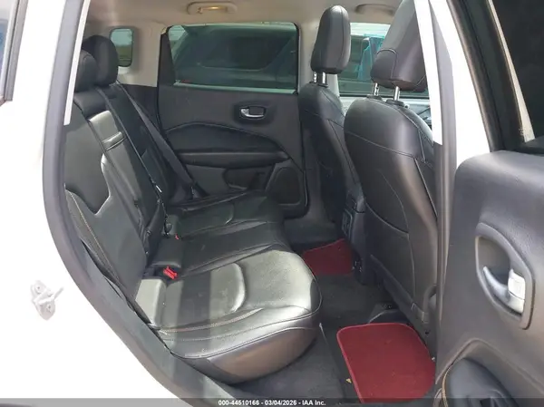 3C4NJDCB8JT264188 2018 JEEP COMPASS - Image 8