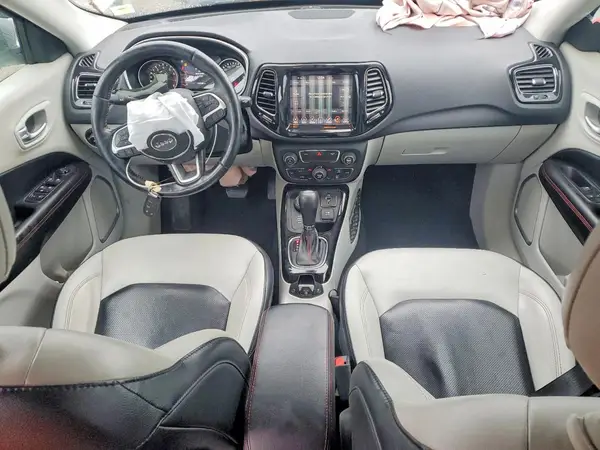 3C4NJDCB8JT270024 2018 JEEP COMPASS - Image 8