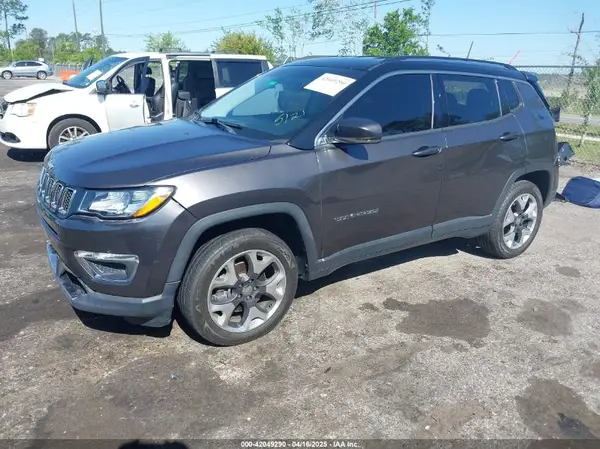 3C4NJDCB8JT284845 2018 JEEP COMPASS - Image 2