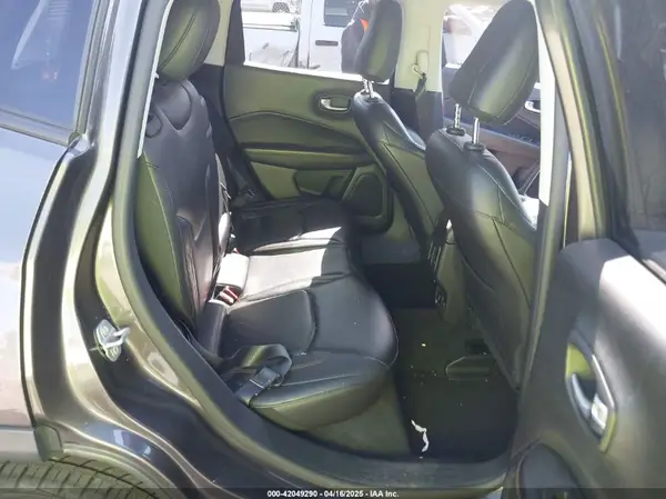 3C4NJDCB8JT284845 2018 JEEP COMPASS - Image 8