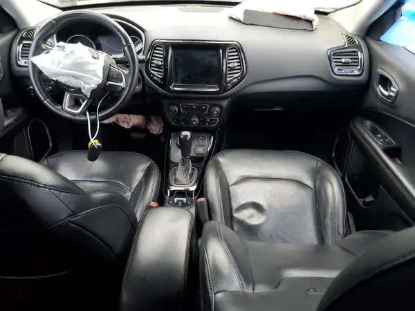 3C4NJDCB8JT290533 2018 JEEP COMPASS - Image 8
