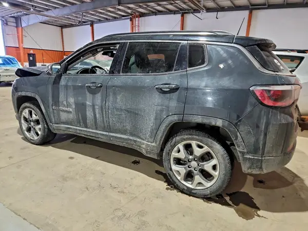 3C4NJDCB8JT329606 2018 JEEP COMPASS - Image 2