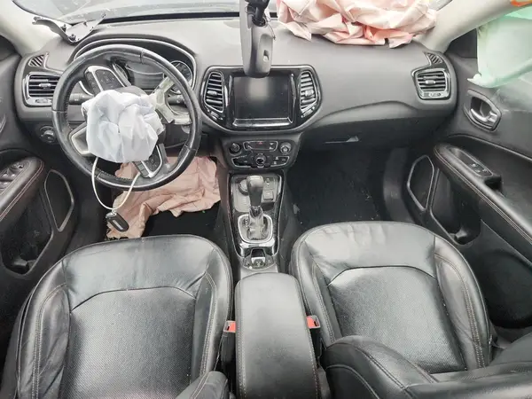 3C4NJDCB8JT332568 2018 JEEP COMPASS - Image 8