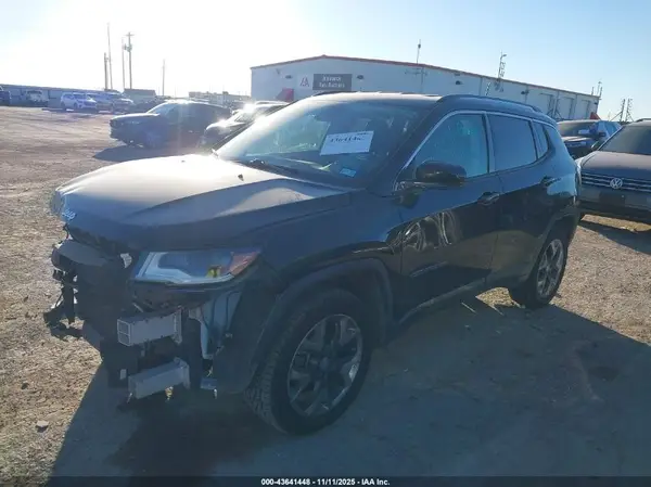 3C4NJDCB8JT334224 2018 JEEP COMPASS - Image 2