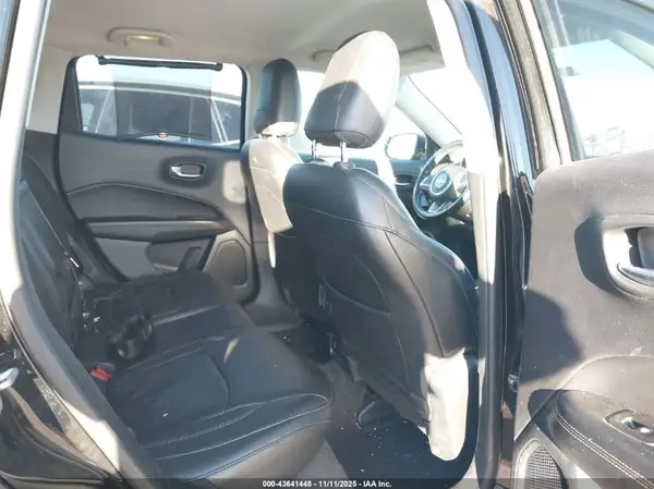 3C4NJDCB8JT334224 2018 JEEP COMPASS - Image 8