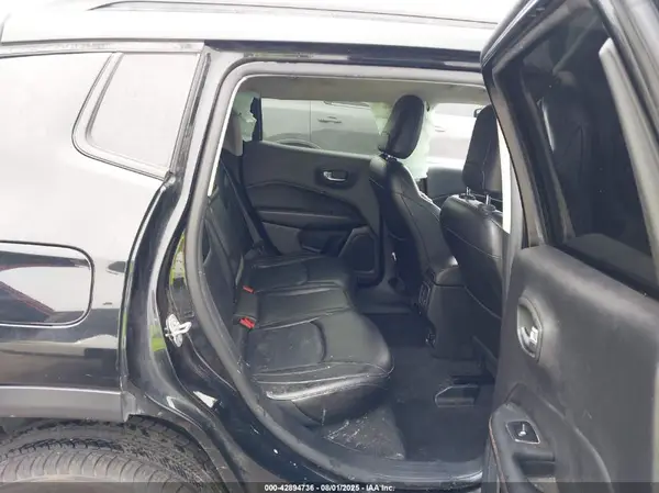 3C4NJDCB8JT334241 2018 JEEP COMPASS - Image 8