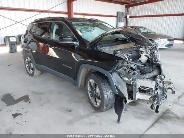 3C4NJDCB8JT340962 2018 JEEP COMPASS - Image 1