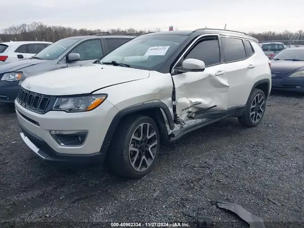 3C4NJDCB8JT342727 2018 JEEP COMPASS - Image 2