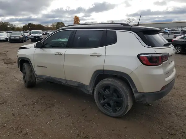 3C4NJDCB8JT343005 2018 JEEP COMPASS - Image 2