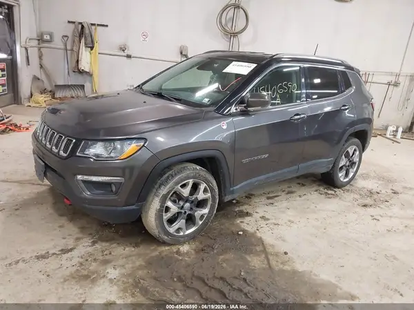 3C4NJDCB8JT354201 2018 JEEP COMPASS - Image 2