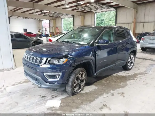 3C4NJDCB8JT360337 2018 JEEP COMPASS - Image 2