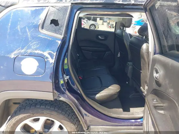 3C4NJDCB8JT372410 2018 JEEP COMPASS - Image 8