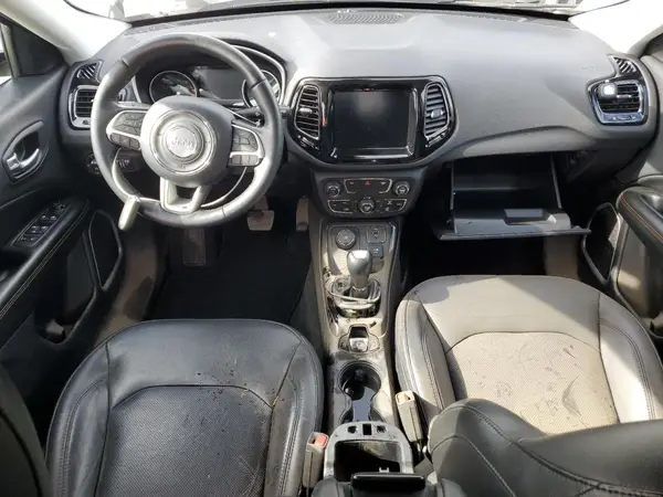 3C4NJDCB8JT373024 2018 JEEP COMPASS - Image 8