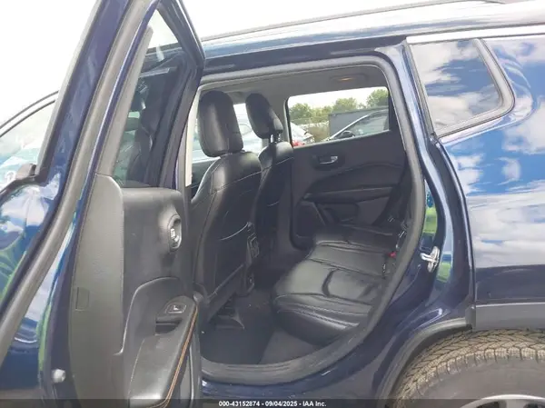 3C4NJDCB8JT397114 2018 JEEP COMPASS - Image 8