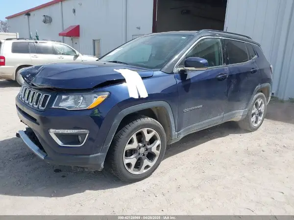 3C4NJDCB8JT397159 2018 JEEP COMPASS - Image 2