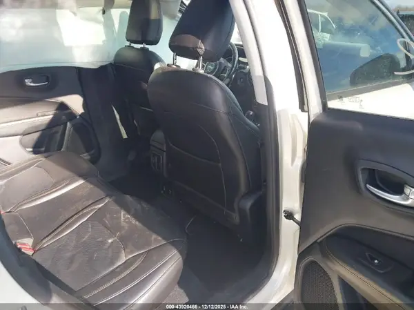 3C4NJDCB8JT399669 2018 JEEP COMPASS - Image 8