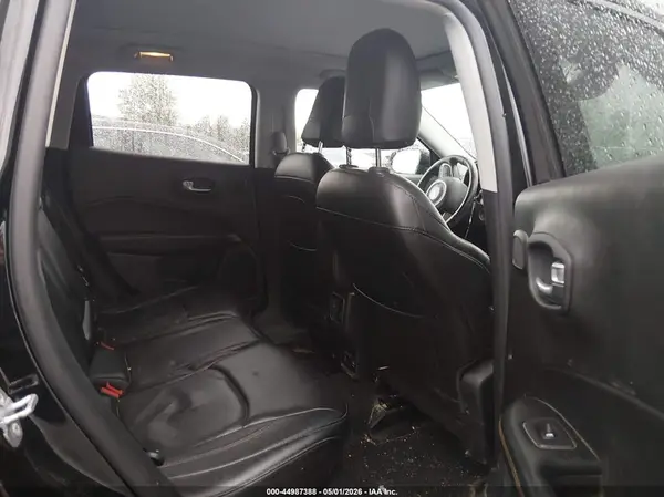 3C4NJDCB8JT415451 2018 JEEP COMPASS - Image 8