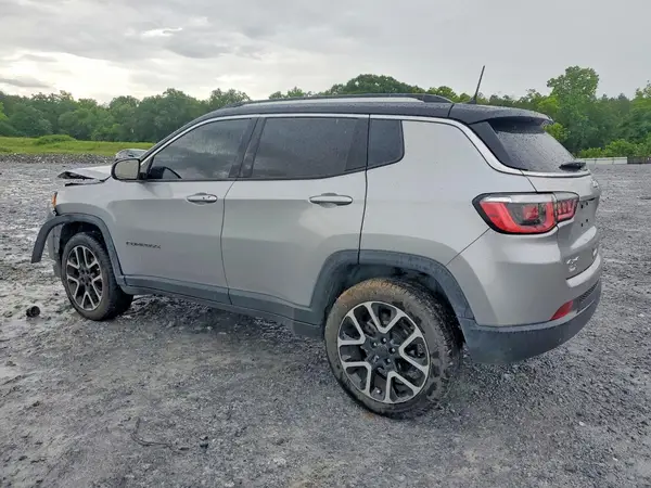 3C4NJDCB8JT422965 2018 JEEP COMPASS - Image 2