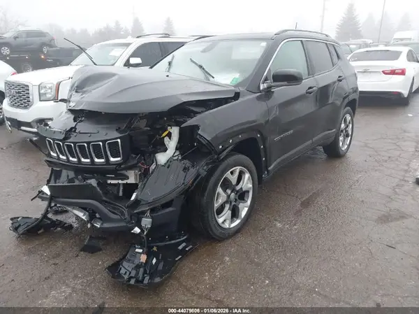 3C4NJDCB8JT456338 2018 JEEP COMPASS - Image 2