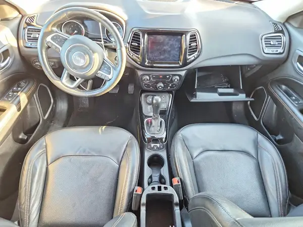 3C4NJDCB8JT458140 2018 JEEP COMPASS - Image 8