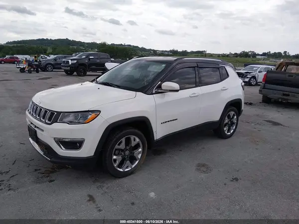 3C4NJDCB8JT470353 2018 JEEP COMPASS - Image 2