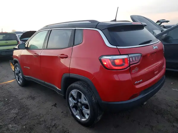 3C4NJDCB8JT480056 2018 JEEP COMPASS - Image 2