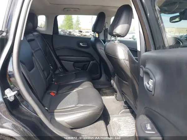 3C4NJDCB8JT493177 2018 JEEP COMPASS - Image 8
