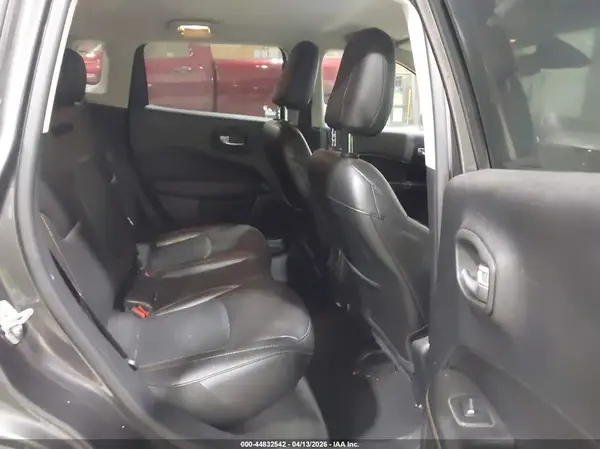 3C4NJDCB8KT619149 2019 JEEP COMPASS - Image 8
