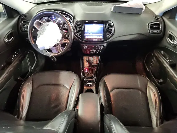 3C4NJDCB8KT638509 2019 JEEP COMPASS - Image 8