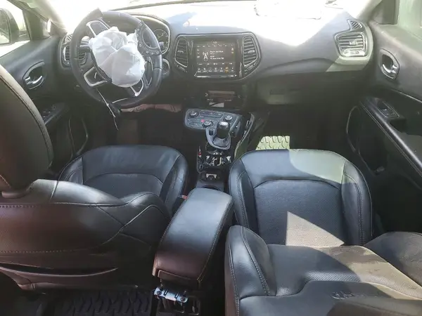3C4NJDCB8KT638610 2019 JEEP COMPASS - Image 8