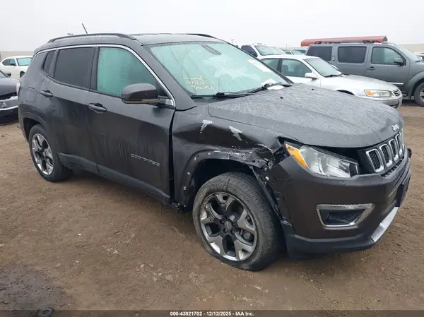 3C4NJDCB8KT639305 2019 JEEP COMPASS - Image 1