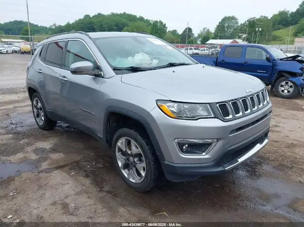3C4NJDCB8KT639501 2019 JEEP COMPASS - Image 1