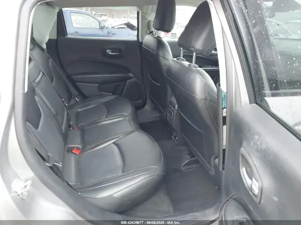 3C4NJDCB8KT639501 2019 JEEP COMPASS - Image 8