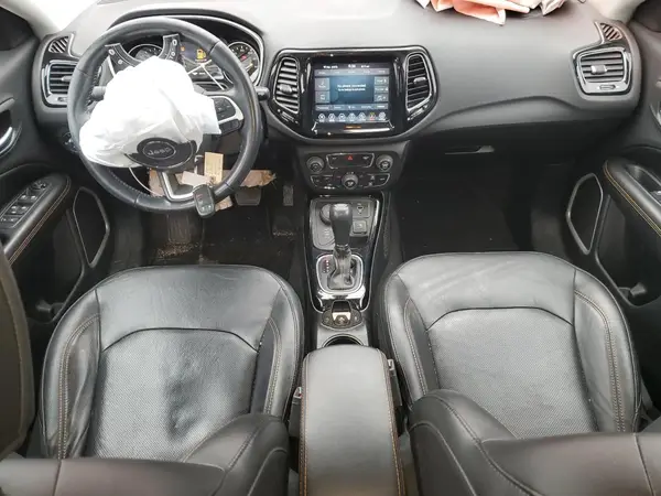 3C4NJDCB8KT657173 2019 JEEP COMPASS - Image 8