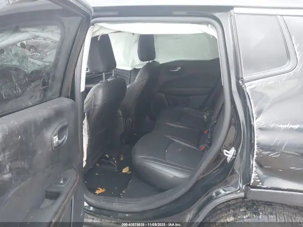 3C4NJDCB8KT666018 2019 JEEP COMPASS - Image 8