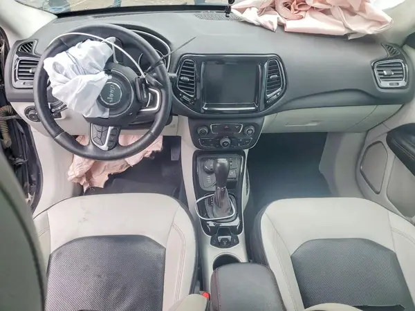 3C4NJDCB8KT673289 2019 JEEP COMPASS - Image 8