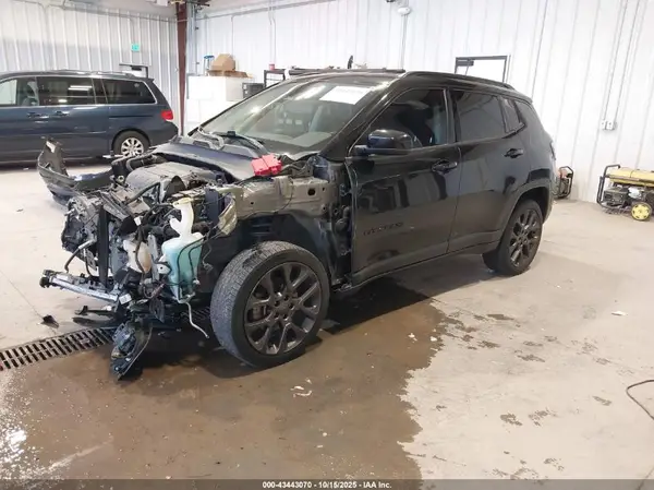 3C4NJDCB8KT673292 2019 JEEP COMPASS - Image 2