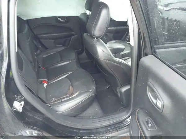 3C4NJDCB8KT679433 2019 JEEP COMPASS - Image 8