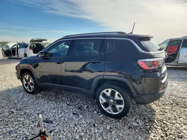 3C4NJDCB8KT690450 2019 JEEP COMPASS - Image 2
