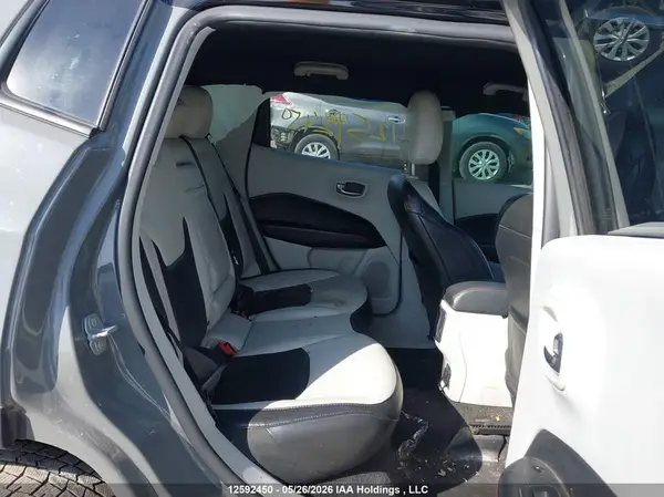 3C4NJDCB8KT693347 2019 JEEP COMPASS - Image 8