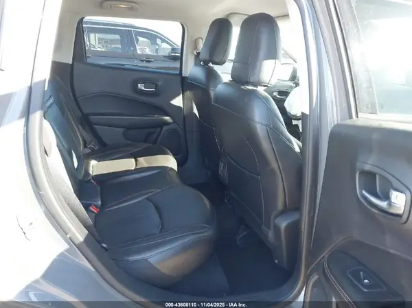 3C4NJDCB8KT709644 2019 JEEP COMPASS - Image 8