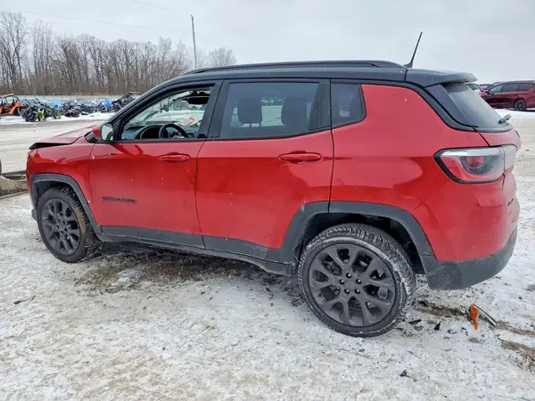 3C4NJDCB8KT735659 2019 JEEP COMPASS - Image 2