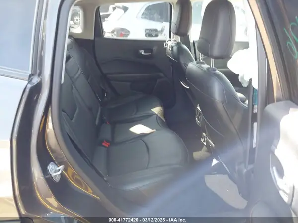 3C4NJDCB8KT740800 2019 JEEP COMPASS - Image 8