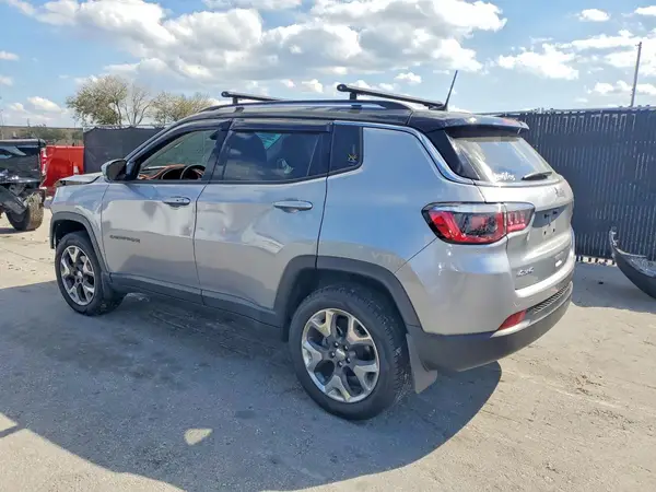 3C4NJDCB8KT741364 2019 JEEP COMPASS - Image 2