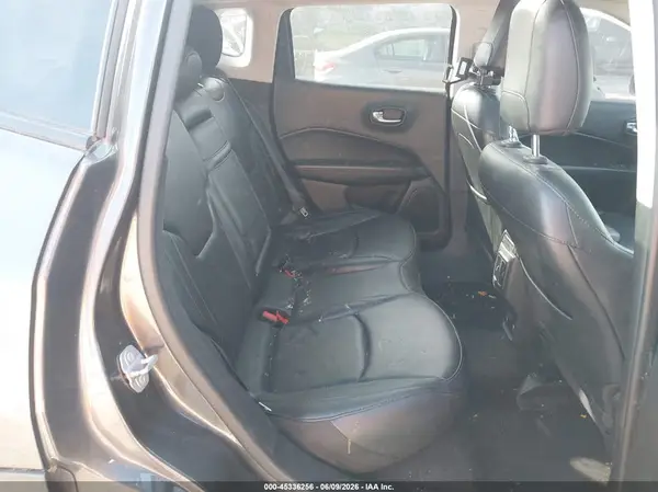 3C4NJDCB8KT747648 2019 JEEP COMPASS - Image 8