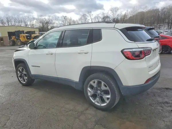 3C4NJDCB8KT747715 2019 JEEP COMPASS - Image 2